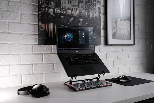 1748439219260423.jpg laptop-6332543_640.jpg